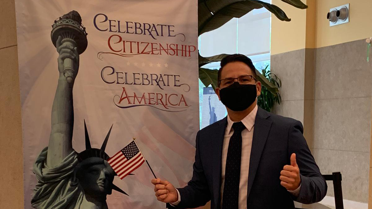 Leonardo Rojas ha obtenido su ciudadania Estadounidense!